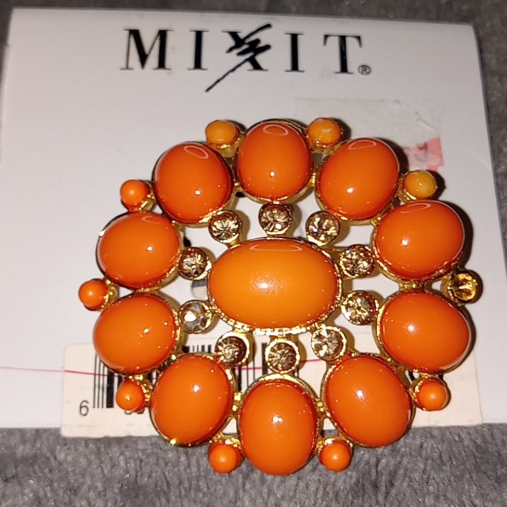 Brooch
